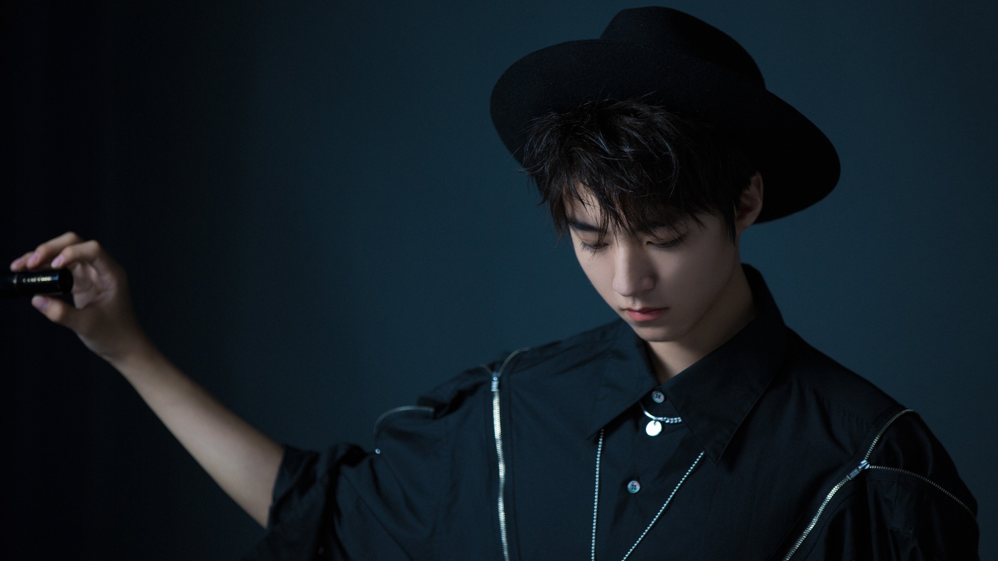 史上最年轻“夺冠枪手”：新一代足球精英，迄今为止最年轻的足球先生是谁